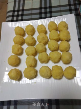 酥皮绿豆饼的做法步骤：1