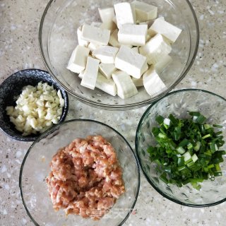麻婆豆腐的做法步骤：1