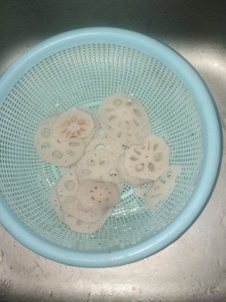 凉拌藕片的做法步骤：3
