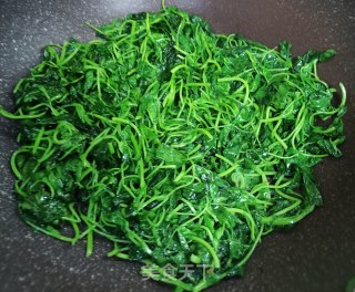 清炒苜蓿菜的做法步骤：3