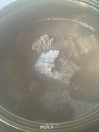 红烧排骨的做法步骤：1