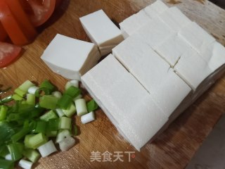 西红柿豆腐蘑菇汤的做法步骤：3