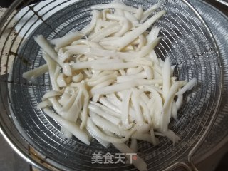 西红柿豆腐蘑菇汤的做法步骤：9