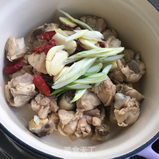 鸡腿土豆焖锅的做法步骤：6