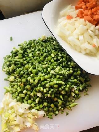 时蔬炒饭的做法步骤：2