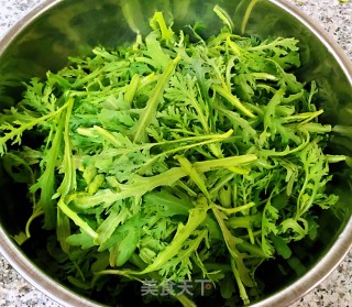 凉拌茼蒿的做法步骤：2