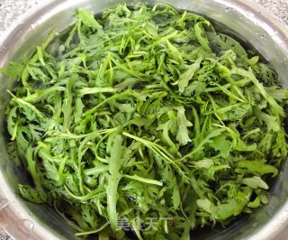 凉拌茼蒿的做法步骤：3