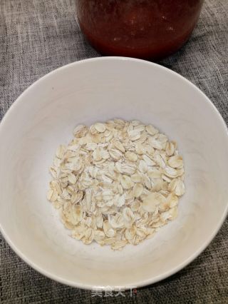 草莓燕麦粥的做法步骤：1