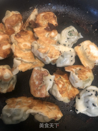 脆皮烤饺的做法步骤：7