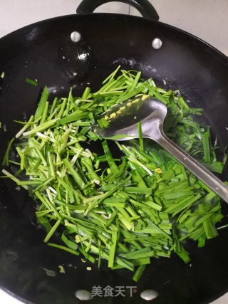 韭菜炒鸡蛋的做法步骤：7