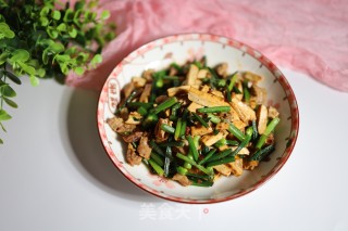 韭菜心炒豆干的做法步骤：6