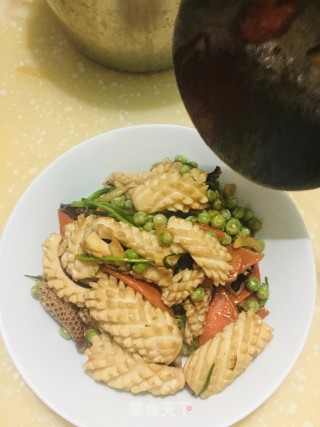 青豆炒鱿鱼的做法步骤：11
