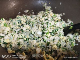 鸡蛋韭菜炒饭的做法步骤：7