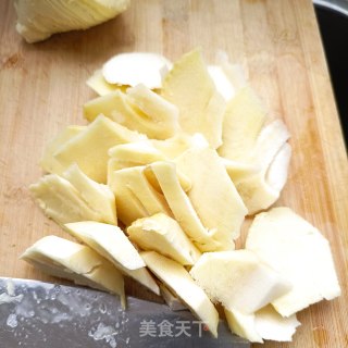 冬笋烧羊肉的做法步骤：3