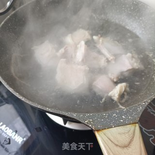冬笋烧羊肉的做法步骤：7