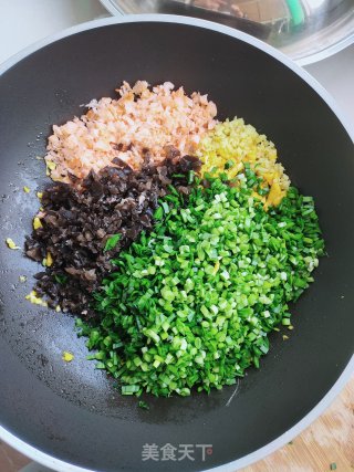 虾干韭菜水饺的做法步骤：7