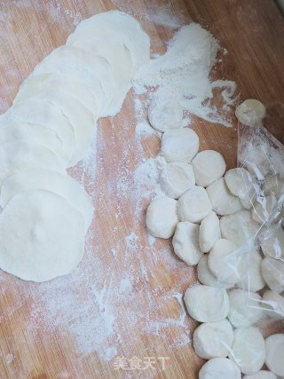 虾干韭菜水饺的做法步骤：9