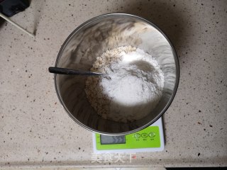 减脂饱腹燕麦饼干的做法步骤：2