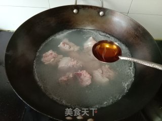 糖醋排骨的做法步骤：2