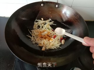 醋辣土豆丝的做法步骤：6