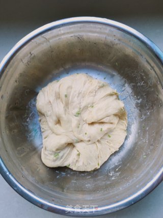 葱香炸油饼的做法步骤：7