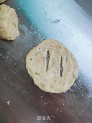 葱香炸油饼的做法步骤：9