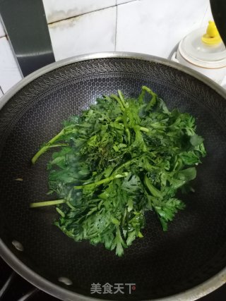 猪油炒茼蒿菜的做法步骤：3