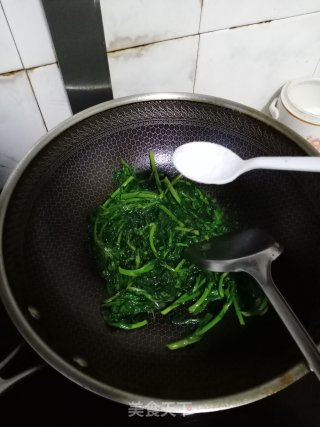 猪油炒茼蒿菜的做法步骤：4