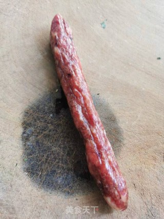清桂笋炒腊肠的做法步骤：2