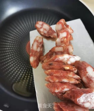 清桂笋炒腊肠的做法步骤：4