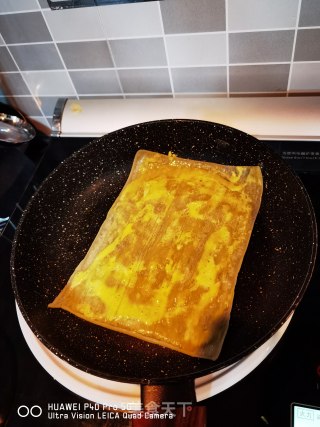 家庭自制烤冷面，干净卫生，卖相味道一点不输夜市里的烤冷面。的做法步骤：6