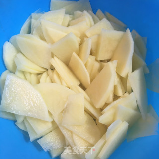 香葱蚝油土豆片的做法步骤：2