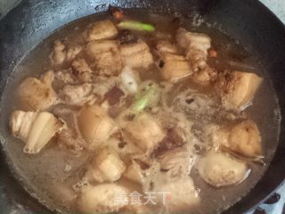 红烧五花肉熏鸡蛋的做法步骤：8