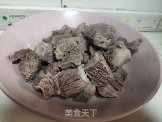牛腩圣女果烧土豆的做法步骤：2
