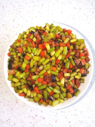 蒜苔炒腊肉的做法步骤：6