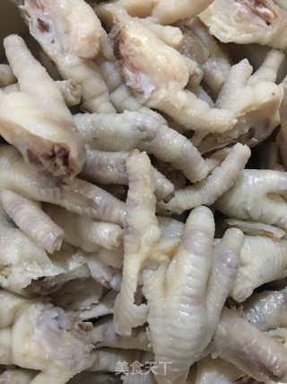 拌鸡爪的做法步骤：2