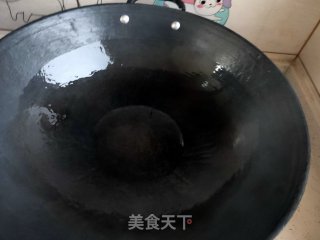 五花肉炒青蒜苗的做法步骤：4