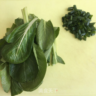 西红柿鸡蛋汤面的做法步骤：2