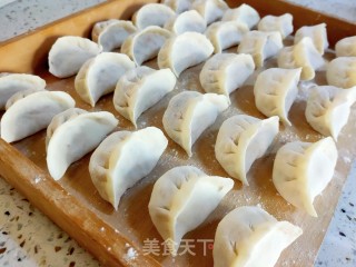 猪肉莲藕香芹水饺的做法步骤：12