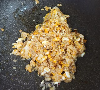 韩式辣酱鸡蛋炒饭的做法步骤：4