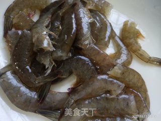 鲜虾焖冬瓜的做法步骤：2