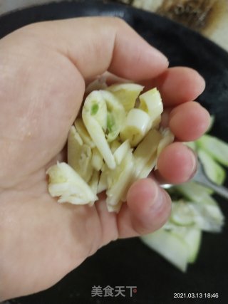 清炒胡瓜的做法步骤：5