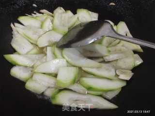 清炒胡瓜的做法步骤：6