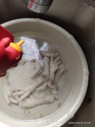 柠檬无骨鸡爪的做法步骤：4