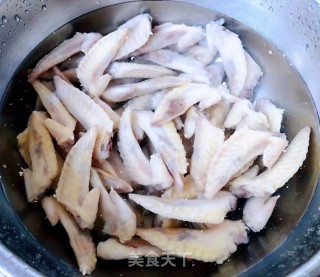 蒜香鸡翅尖的做法步骤：3