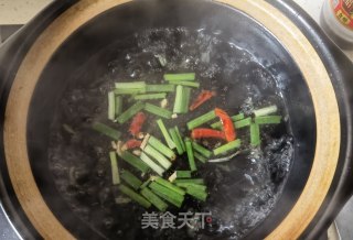 牛肉丸海带苗汤的做法步骤：6