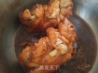 高压锅版红烧猪蹄的做法步骤：8