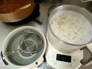 炸酱面的做法步骤：17