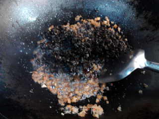 酱香腊肉蘑菇莜面蒸饺的做法步骤：9