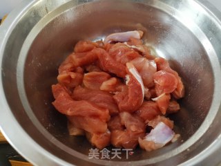 糖醋里脊的做法步骤：3